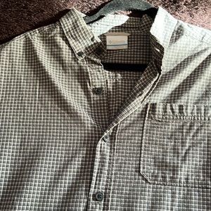 Columbia short sleeve shirt